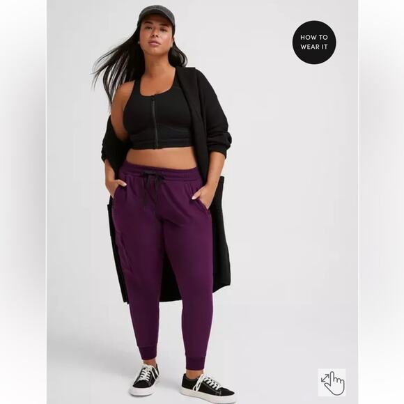 Torrid Low-Impact Wireless Zip-Front Active Sports Bra Black Plus Sz 3X Yoga Gym - Picture 3 of 10